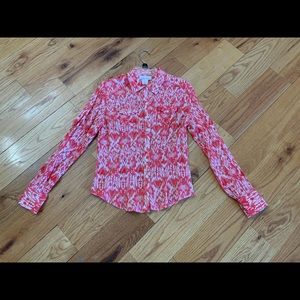 NINE & CO. Weekend Button down blouse.